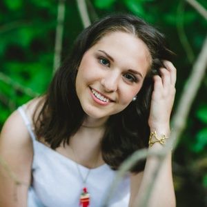 Meet your Posher, Alexis